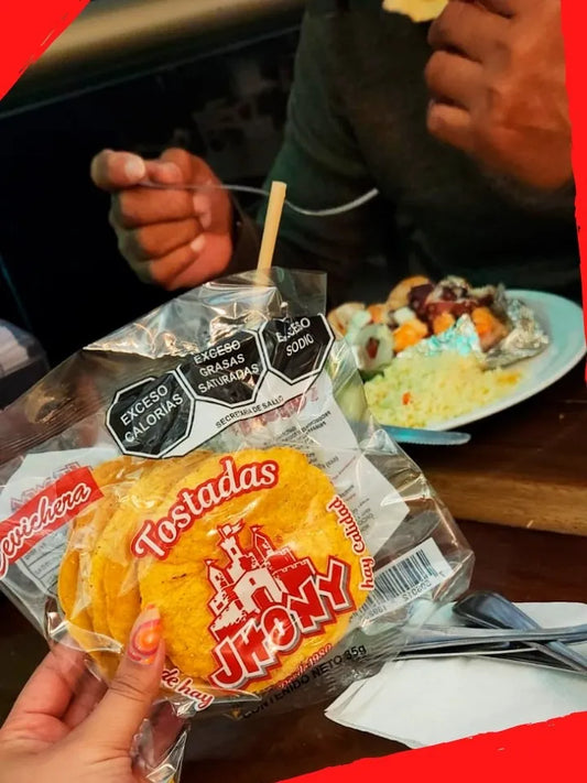 Caja de Tostadas Jhony De Maíz Con 45 bolsas de 7 Tostadas Cada Una